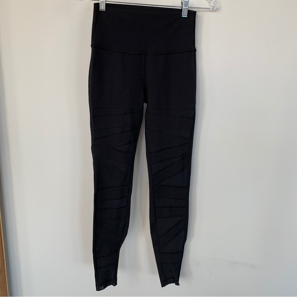 Lululemon Wunder Under Leggings with‎ Tech Mesh 28” Size 6